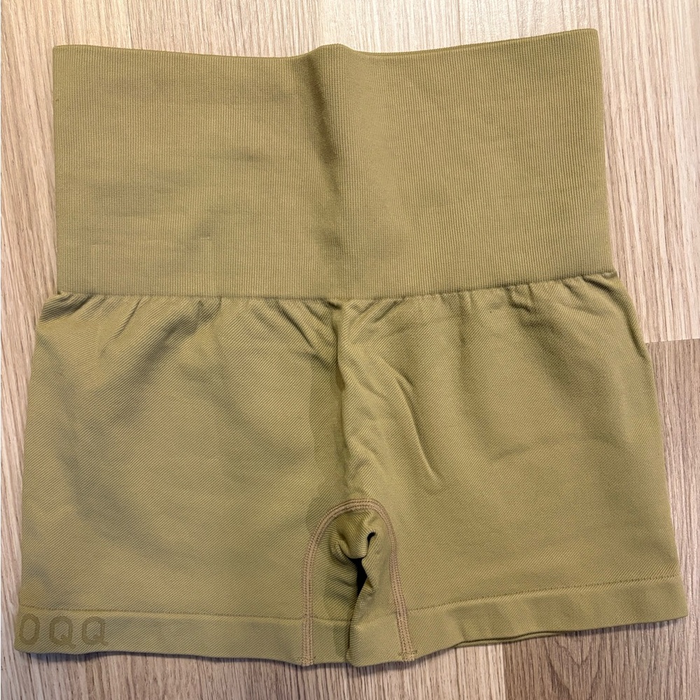 NWOT Olive Green High-Waisted Shorts OQQ
